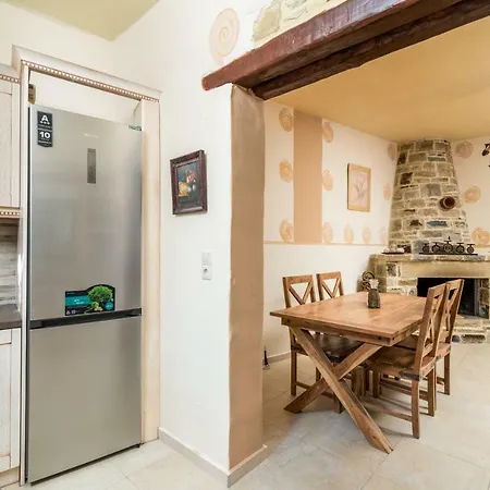Ferienhaus Aretoussa * Pitsidia
